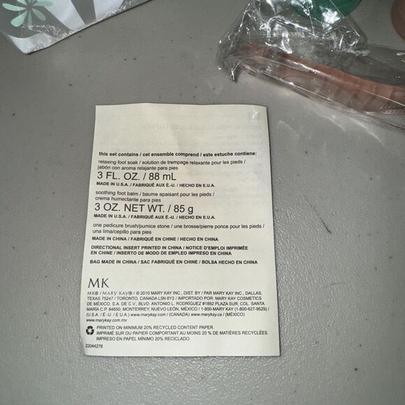 NWT Mary Kay Pedicure Foot Spa Set Relaxing Soak Soothing Balm Self Care Gift - Picture 7 of 9